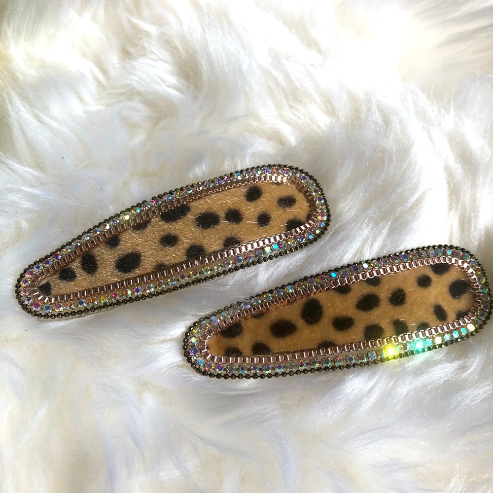 AMAZING DEAL ⭐️ nOir NYC Leopard hair clips $11